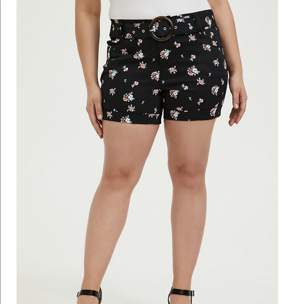 NWT Torrid black with flowers shorts